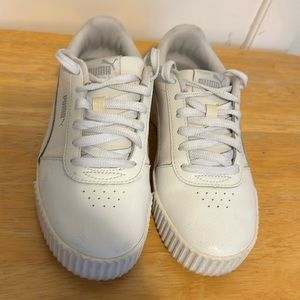 Puma Carina sneakers women’s size 7